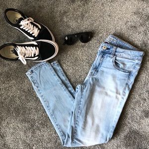 American Eagle | Light Washed Jegging